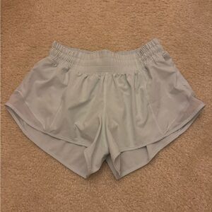 Lululemon Hotty Hot Shorts 2.5”